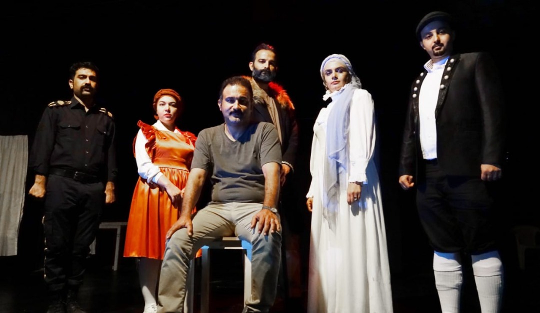 استقبال چشمگیر دوستداران هنر نمایش از تئاتر ” آنتیگون” در لامرد