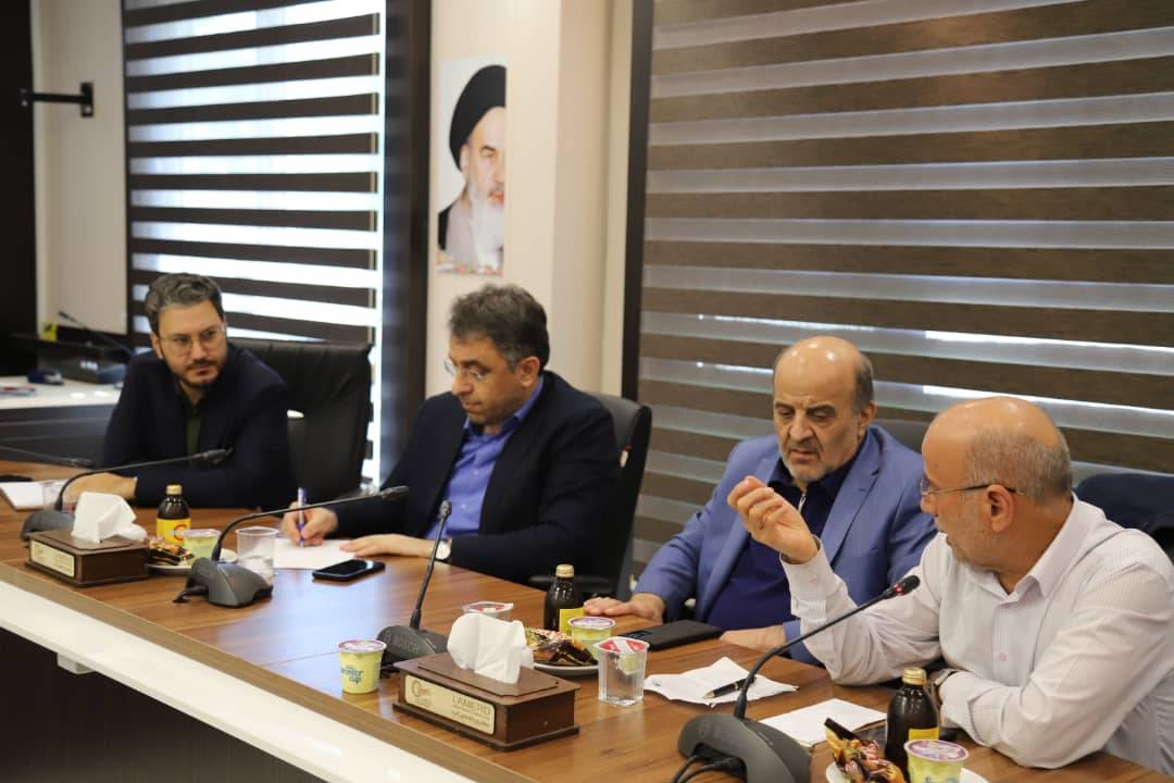 برگزاری نشست تخصصی با حضور معاونان هلدینگ خلیج فارس برای بررسی ظرفیت‌های اقتصادی و سرمایه‌گذاری لامرد و مهر