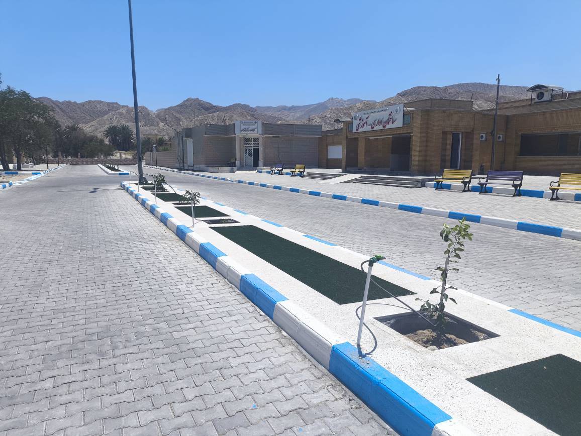 پایان پروژه محوطه‌سازی دانشکده پرستاری لامرد