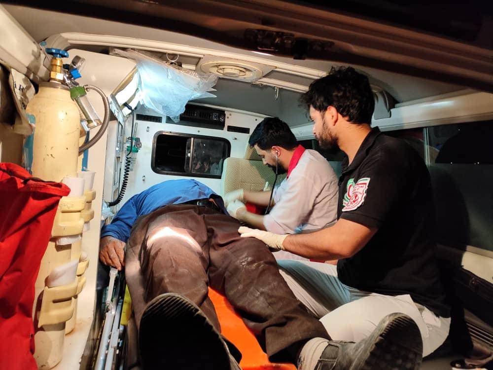 ۳ مصدوم بر اثر تصادف خودرو ال ۹۰ و پراید در جاده لامرد