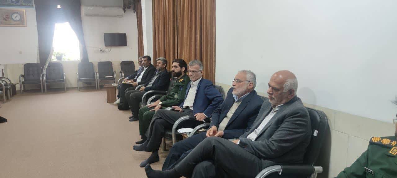 نشست هماهنگی و بررسی طرح‌های توسعه یادمان شهدای گمنام لامرد برگزار شد